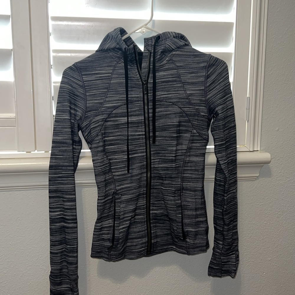 Lululemon Define Jacket With Hood Size 4 - image 3